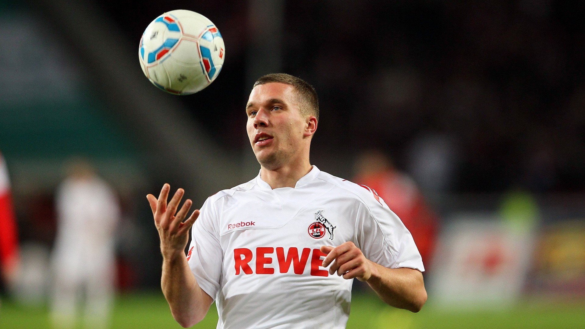 体育赛事多元化发展路径，从体育赛事层面论述如何促进体育产业高质量发展